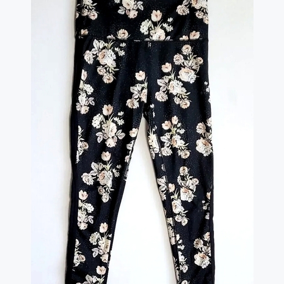 EUC! Free People Movement LIZA Black Floral Leggings Sz Small - Picture 2 of 5